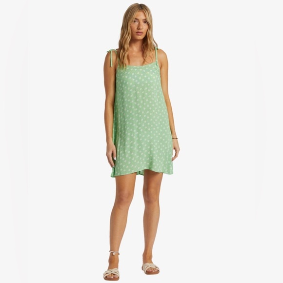 Billabong • NWT $60 floral dress - Picture 1 of 2